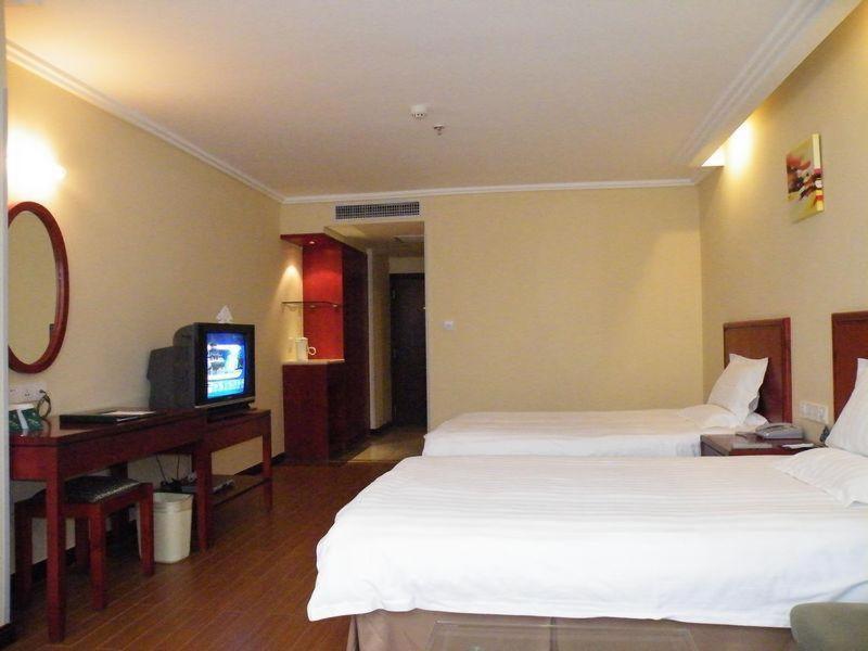 Greentree Inn Guiyang Penshuichi Business Hotel חדר תמונה